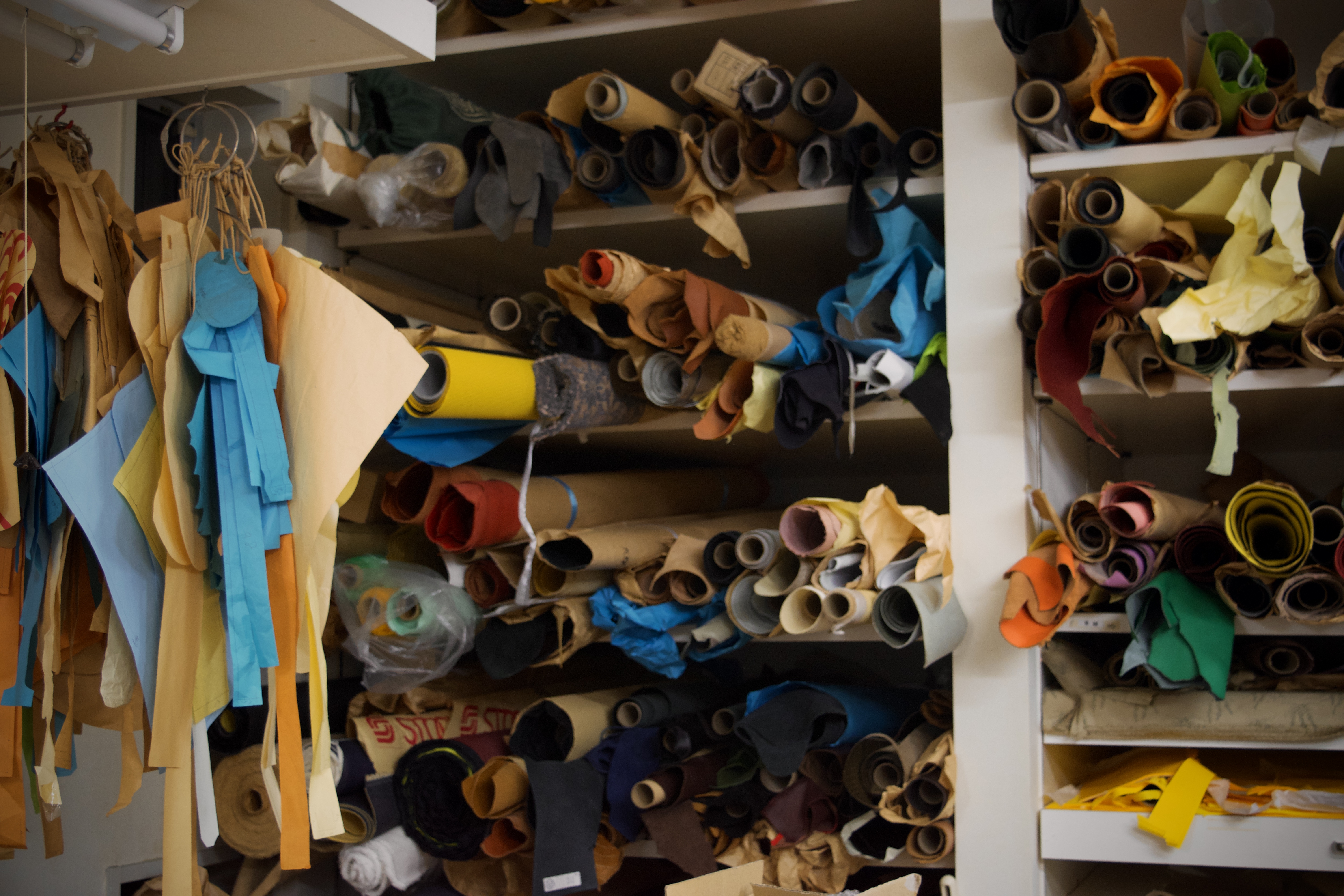 革と出会う ―― 一本の糸から始まる物語 ――